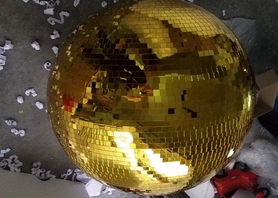 A fase dourada do disco da bola do espelho de 120CM ilumina a bola de gerencio