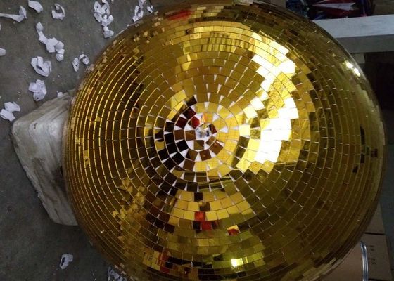 A fase dourada do disco da bola do espelho de 120CM ilumina a bola de gerencio