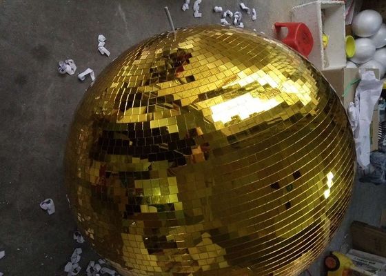 A fase dourada do disco da bola do espelho de 120CM ilumina a bola de gerencio