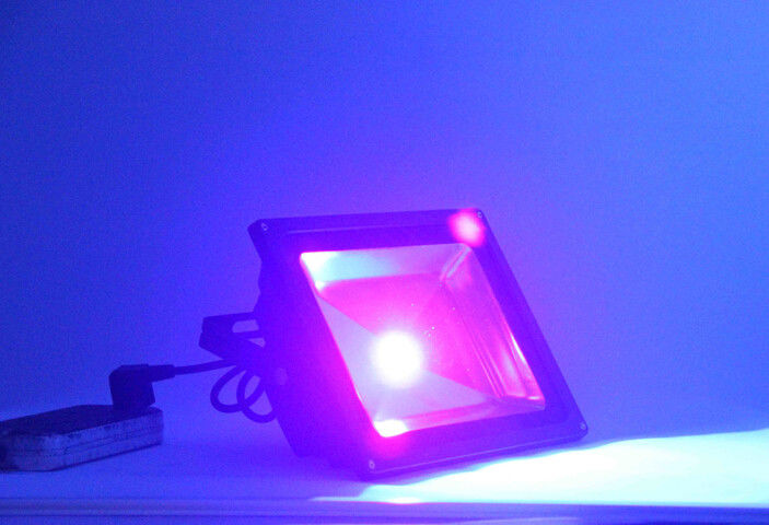 a prata 20w preta exterior UV conduziu a luz de inundação 1800 - 2000lm 120° 2 anos de garantia